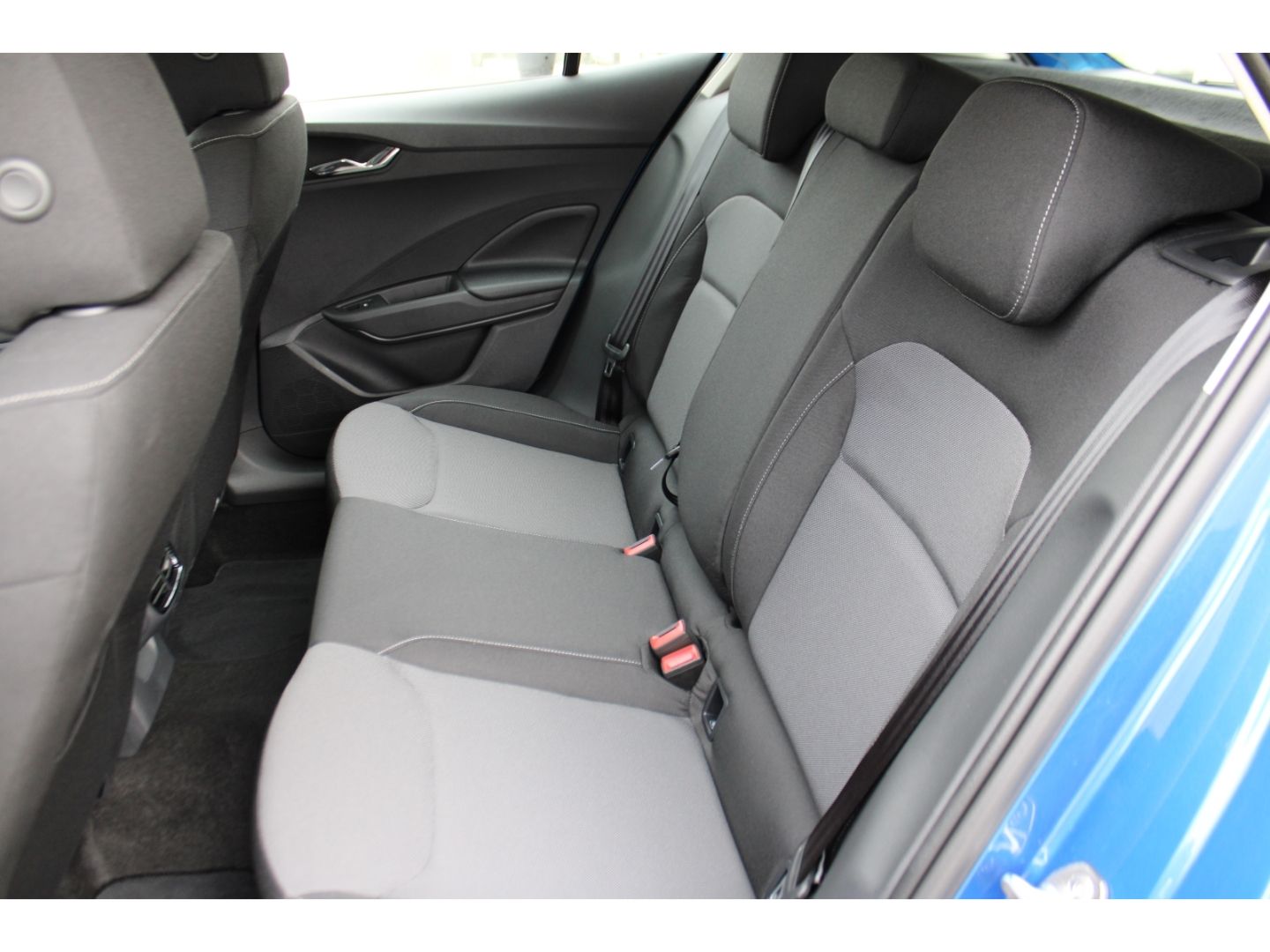 SKODA Fabia 1.0 TSI Sonderm. 130 Jahre LED GRA PDC RFK - Image 8