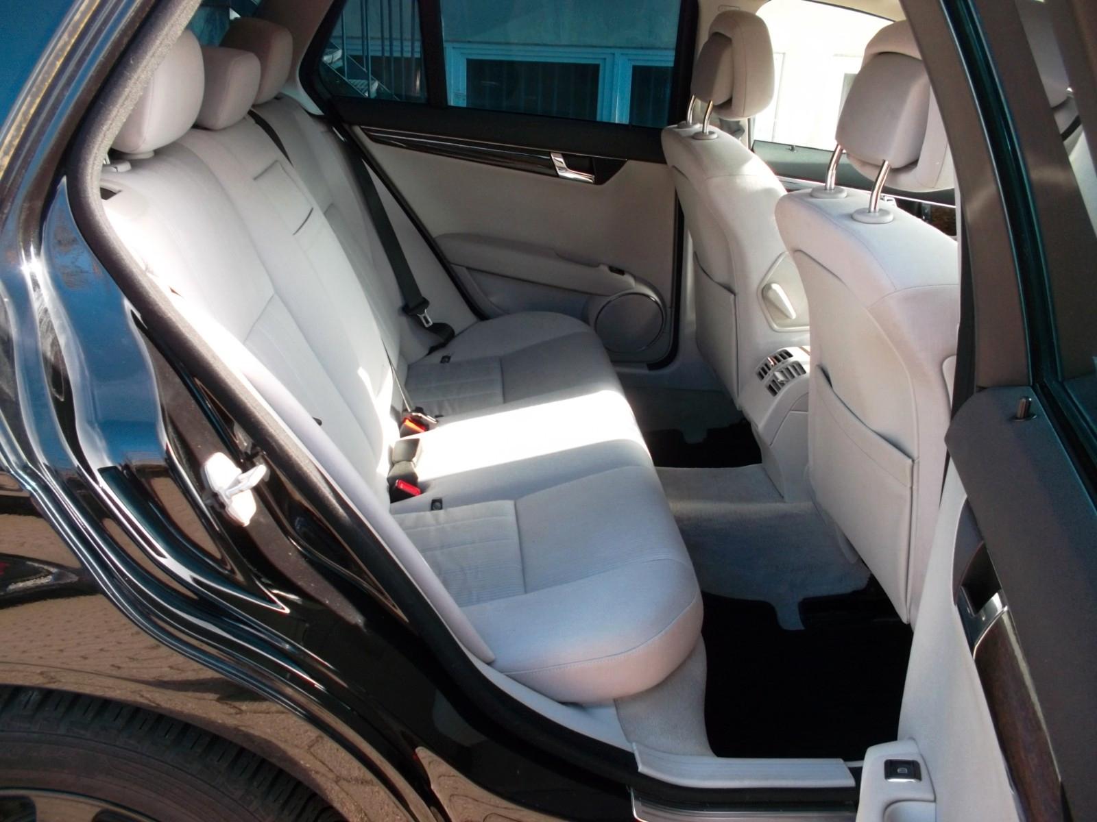Mercedes-Benz C200 2009 — photo 8