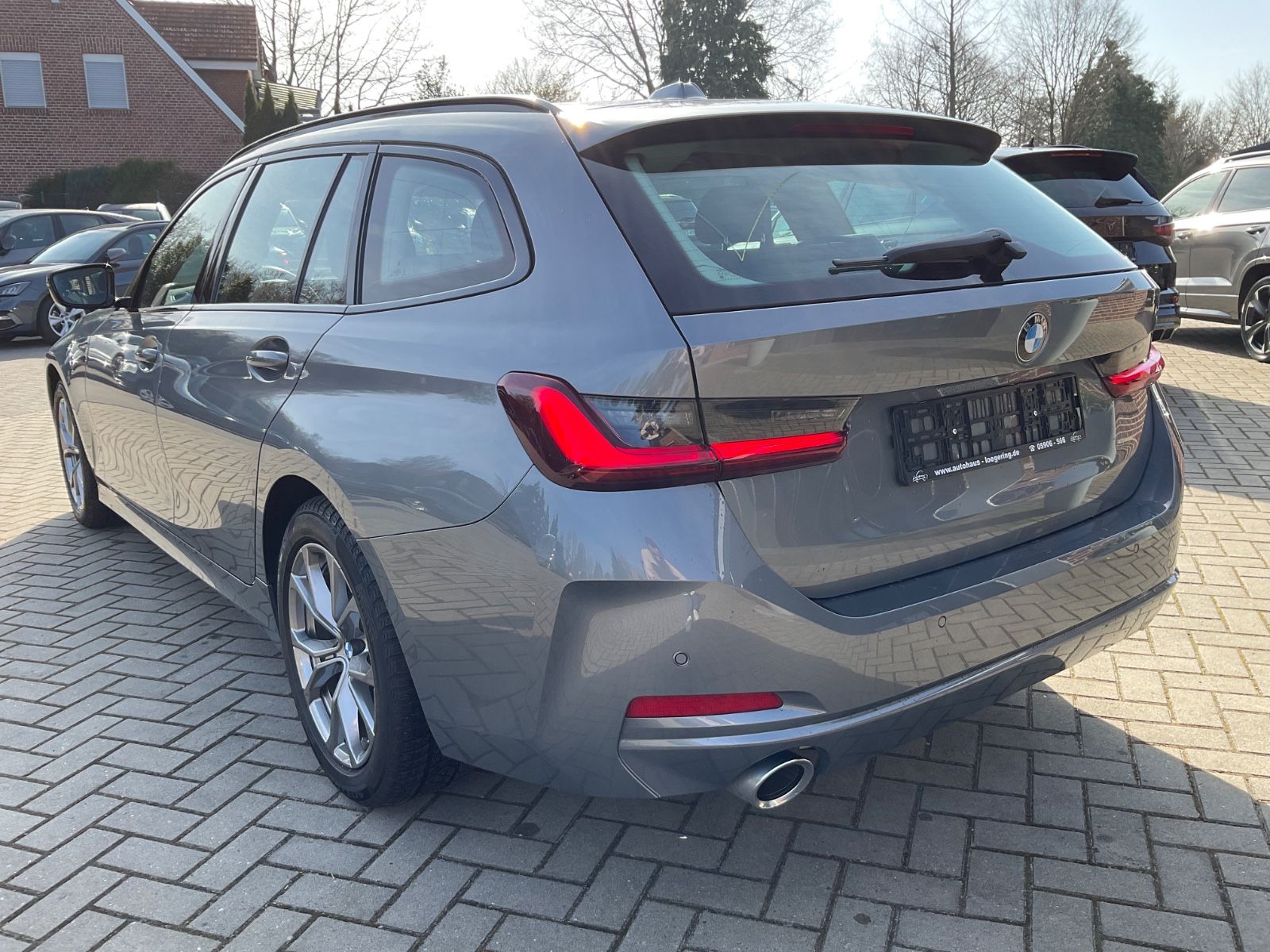 Fahrzeugabbildung BMW 320d xDrive,Touring,Carplay,Sitzheizung,Isofix,