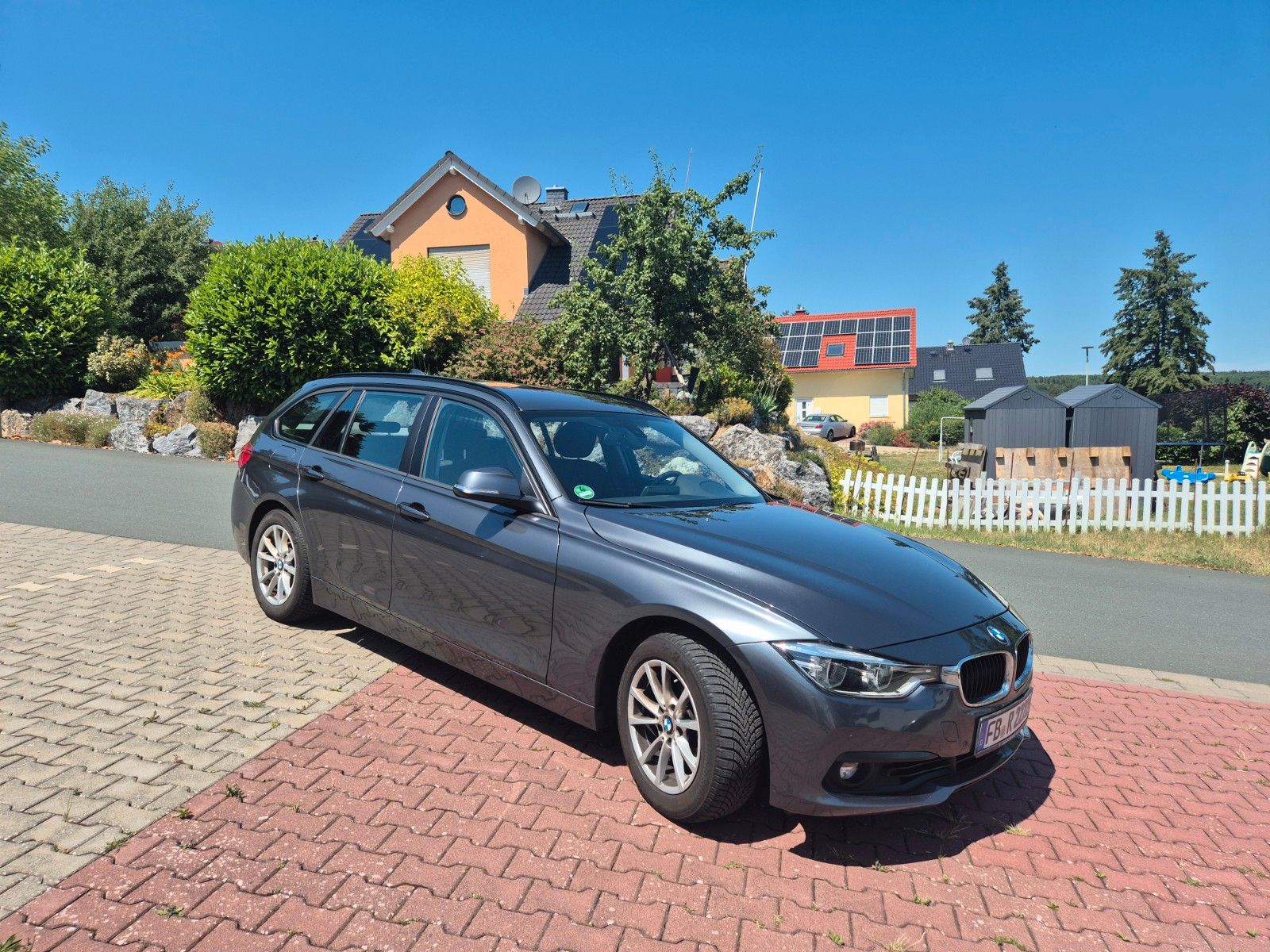 BMW 320i xDrive Touring Advantage Automatic Adva...