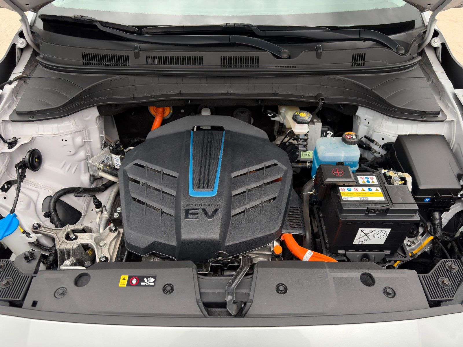 Fahrzeugabbildung Hyundai KONA E Select PDC CAM ACC SHZ LHZ CarPlay Navi