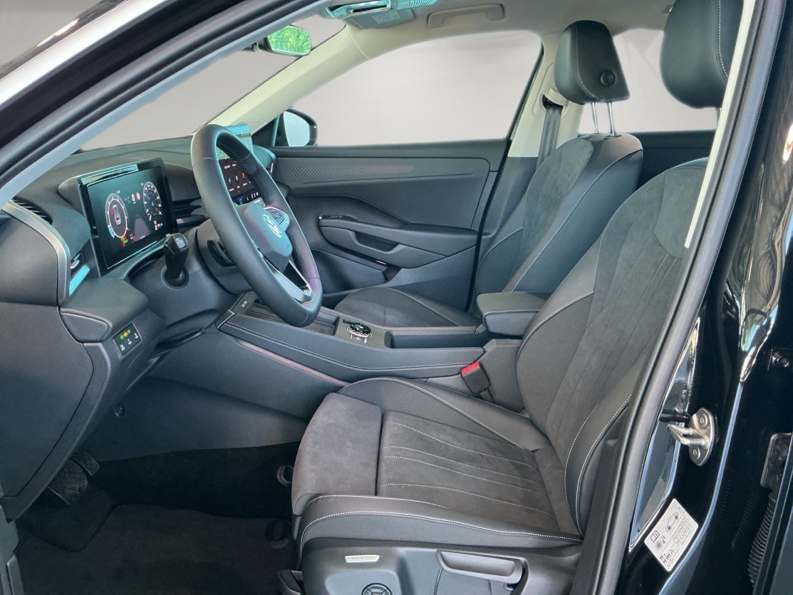 Volkswagen T-Roc - Bild 8