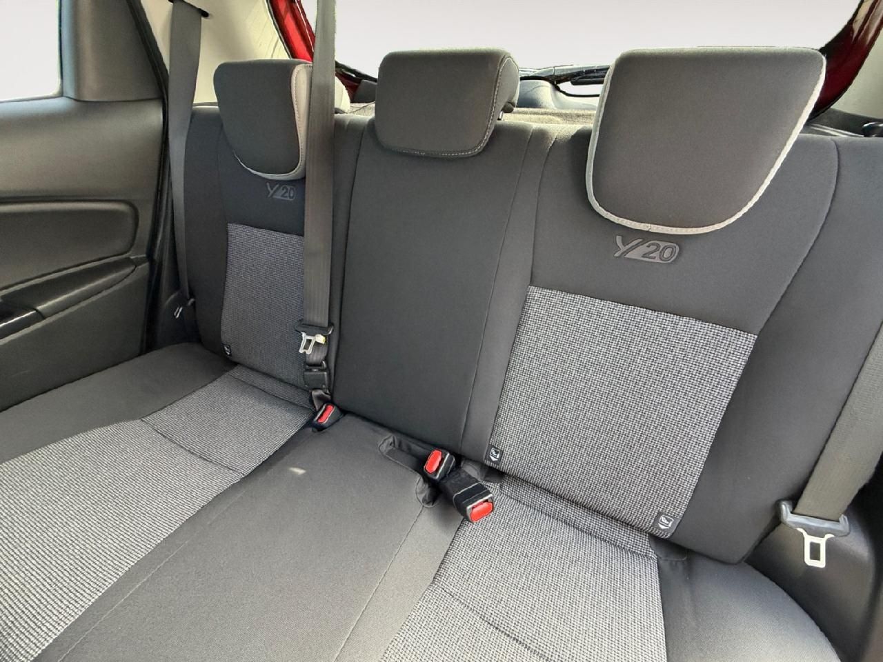 Fahrzeugabbildung Toyota Yaris Hybrid Y20 Club