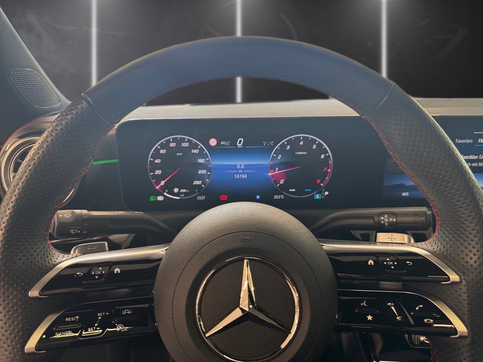 Fahrzeugabbildung Mercedes-Benz CLA 200 AMG PLUS*Pano*HUD*19"*MuBeam*Night*360°*