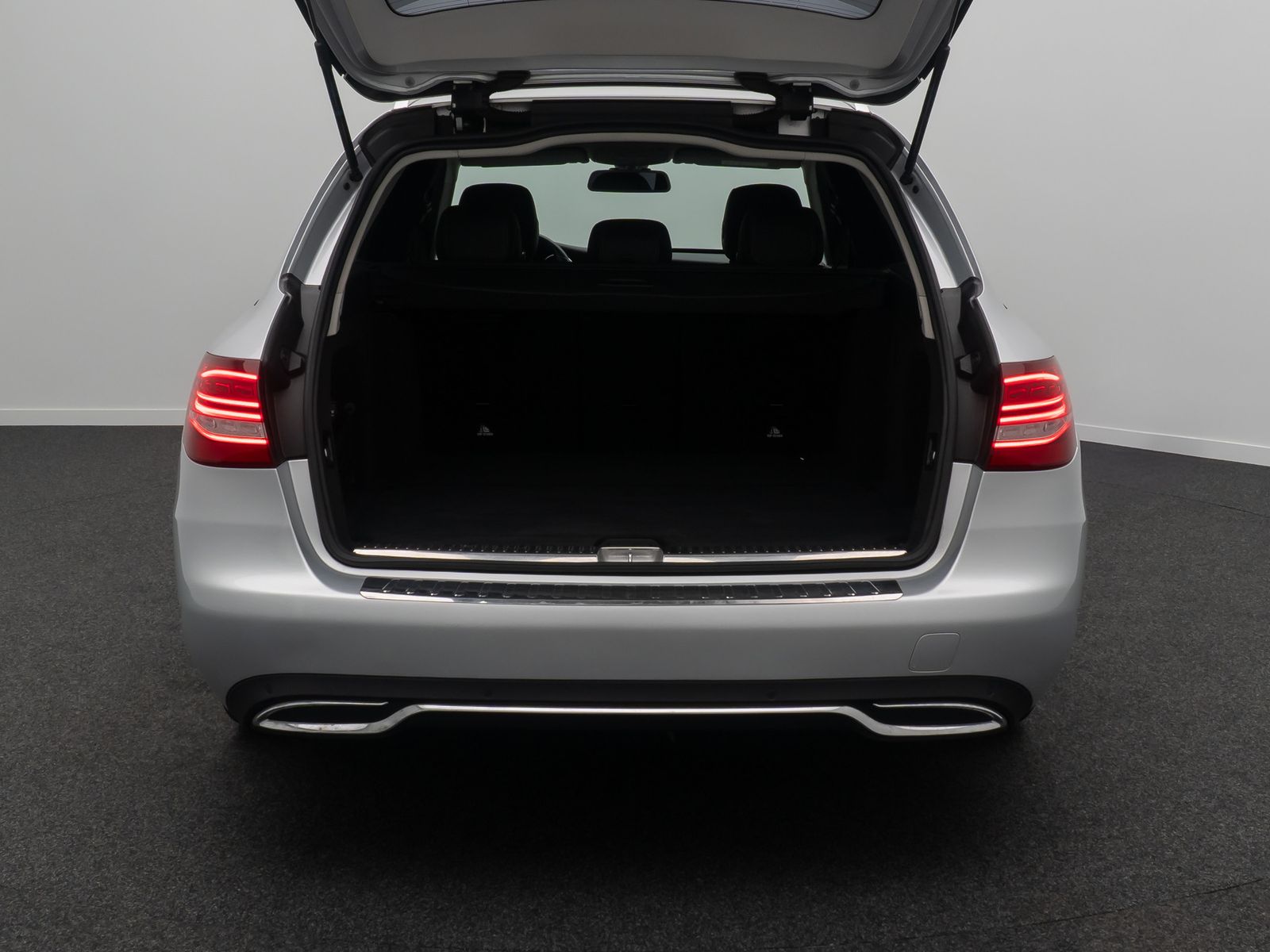 Fahrzeugabbildung Mercedes-Benz C 250 BlueTec PDC AHK Tempomat HiFi LED Businnes