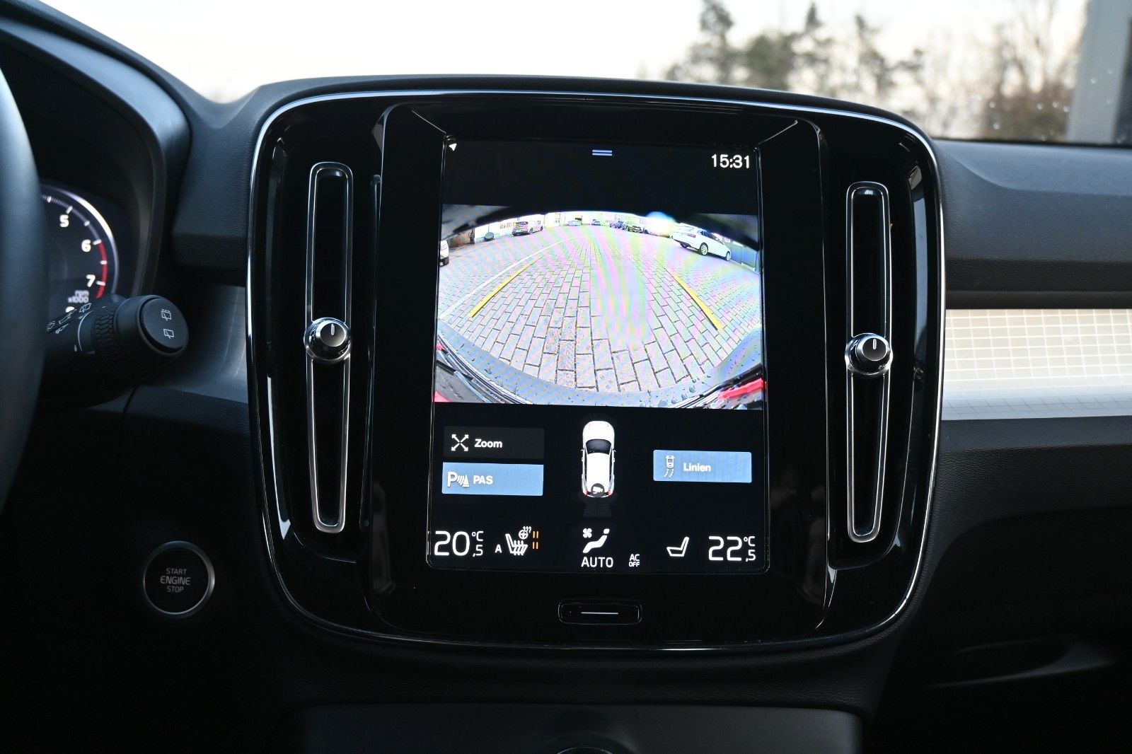 Fahrzeugabbildung Volvo XC40 T3 Benzin Momentum*RFK*FSHZG*