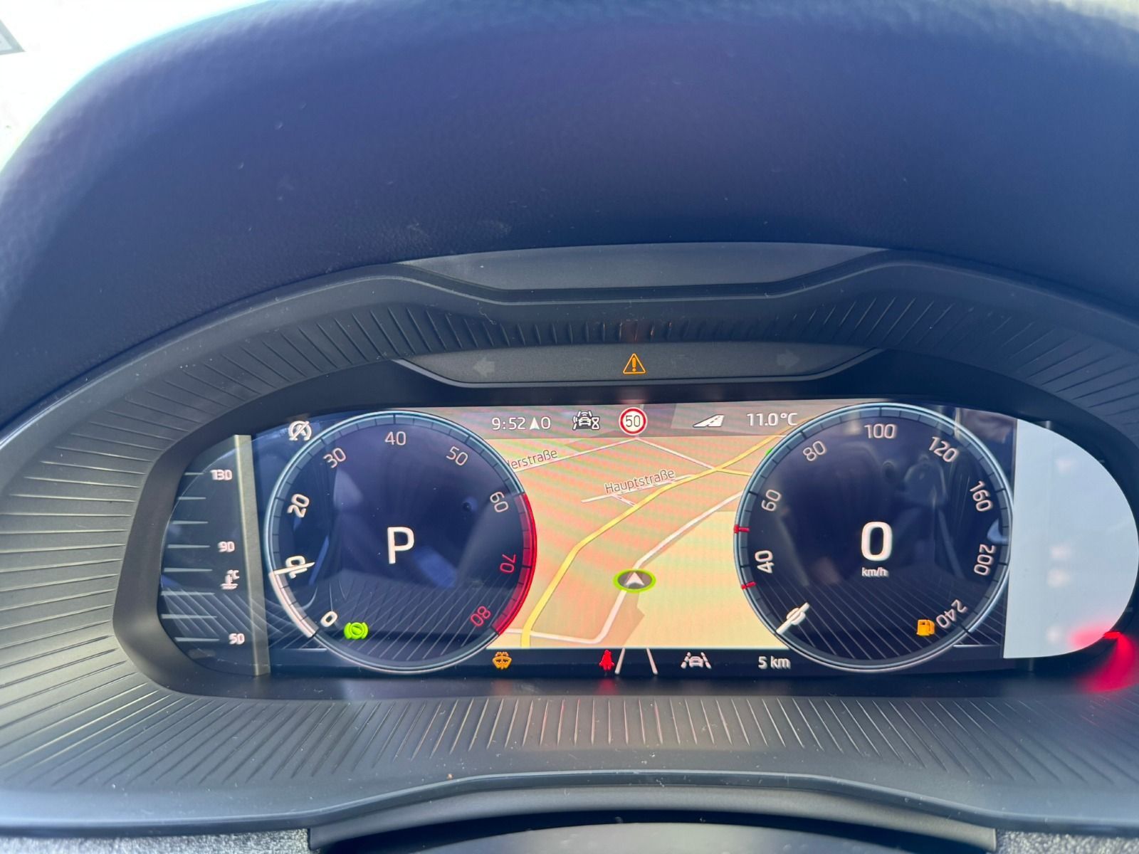 Fahrzeugabbildung SKODA Scala Tour DSG*Matrix*RFK*NAVI*SideAss*ACC*
