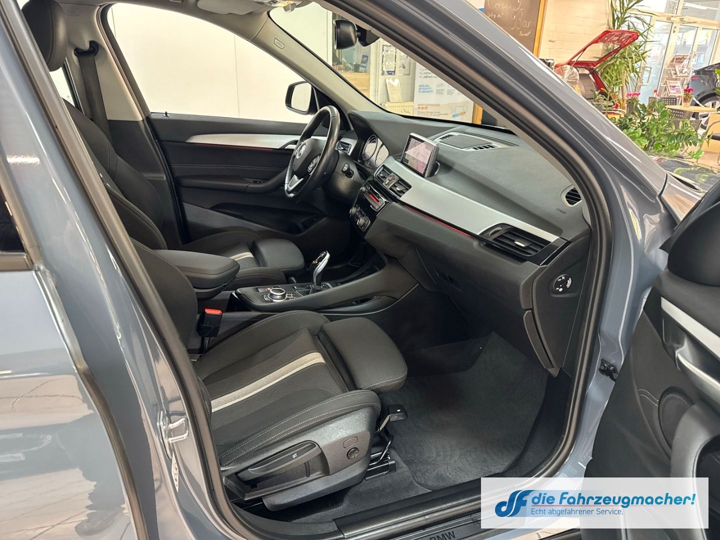 Fahrzeugabbildung BMW X1 sDrive 18 i Advantage Sound Sportsi. LED el.H