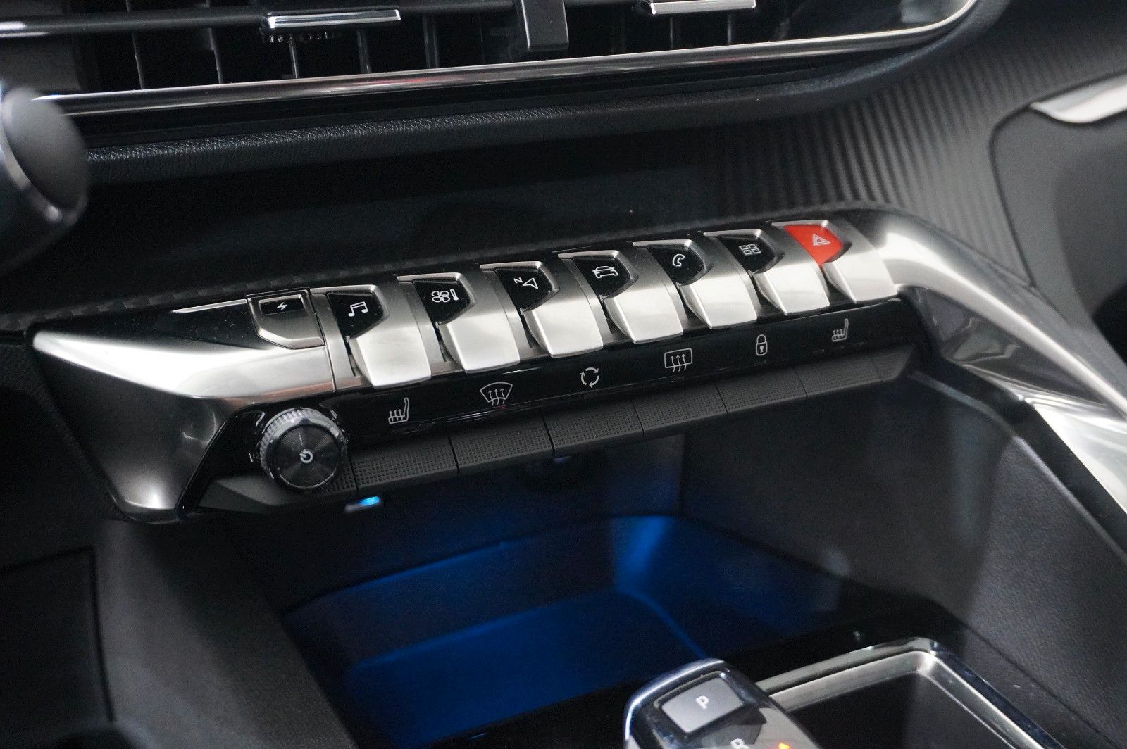 Fahrzeugabbildung Peugeot 3008 Hybrid PHEV ALLURE NAVI/LED/KAMERA/SHZ/AHK