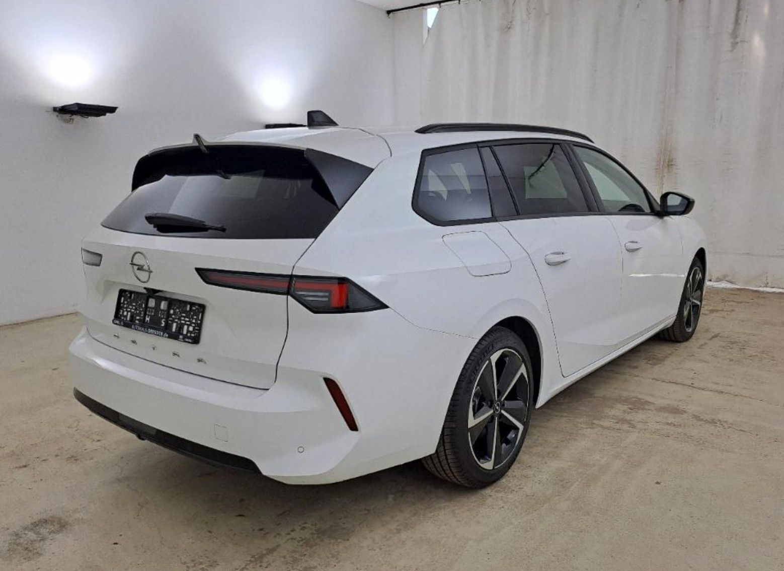 Fahrzeugabbildung Opel Astra L ST 1.2T ELEGANCE NAVI/LED/KAMAERA/SPORT