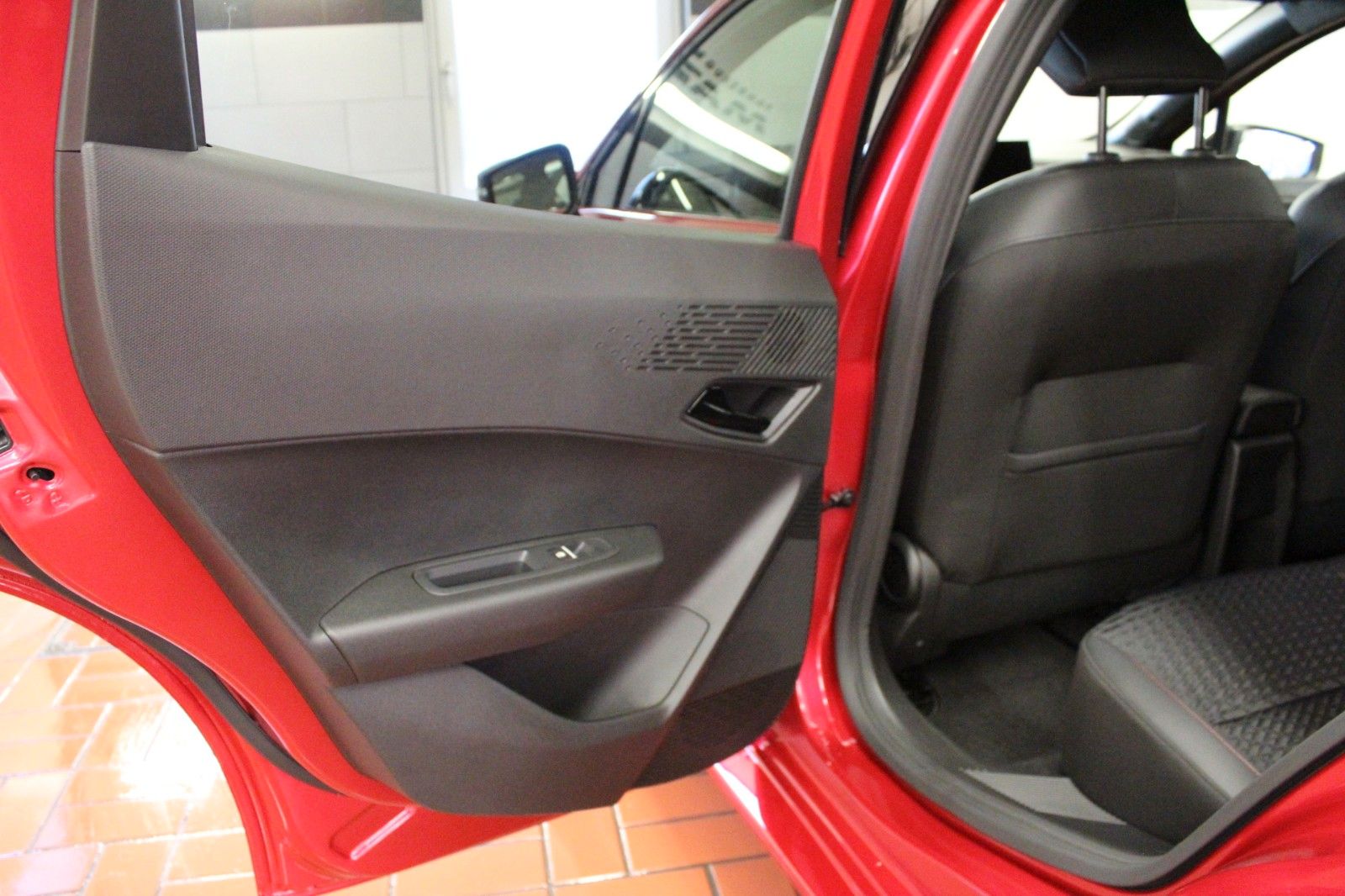 Fahrzeugabbildung Renault Clio VI TCe 115 Techno*Winter-Paket* #15687