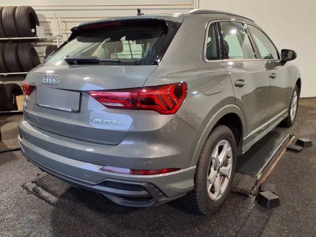 Q3 45 TFSI e S LINE S tronic LED+MMI NAVI+