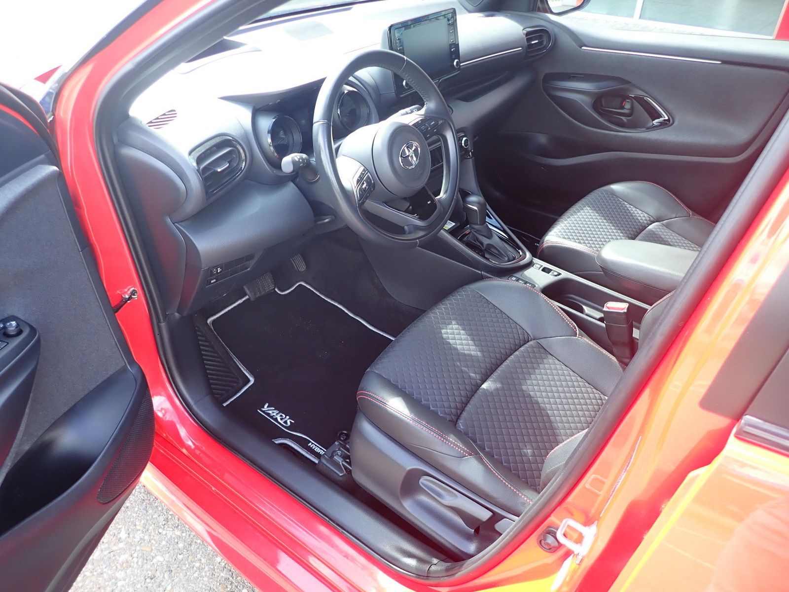 Fahrzeugabbildung Toyota Yaris Hybrid Premiere Edition/KLIMA/GJR/KAMERA