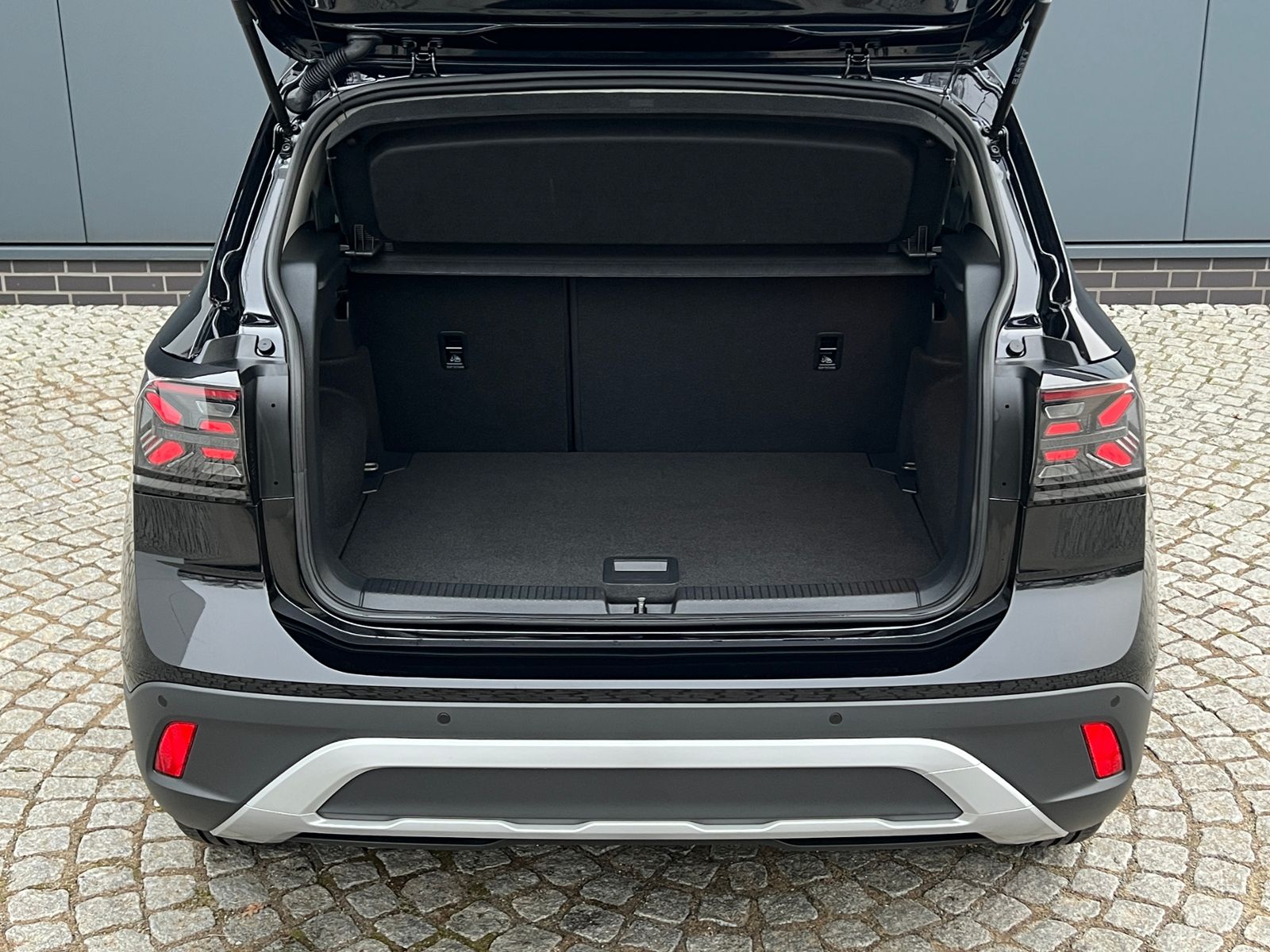 Fahrzeugabbildung Volkswagen T-Cross 1.5 TSI Life DSG *IQ-Light, PDC, Kamera,