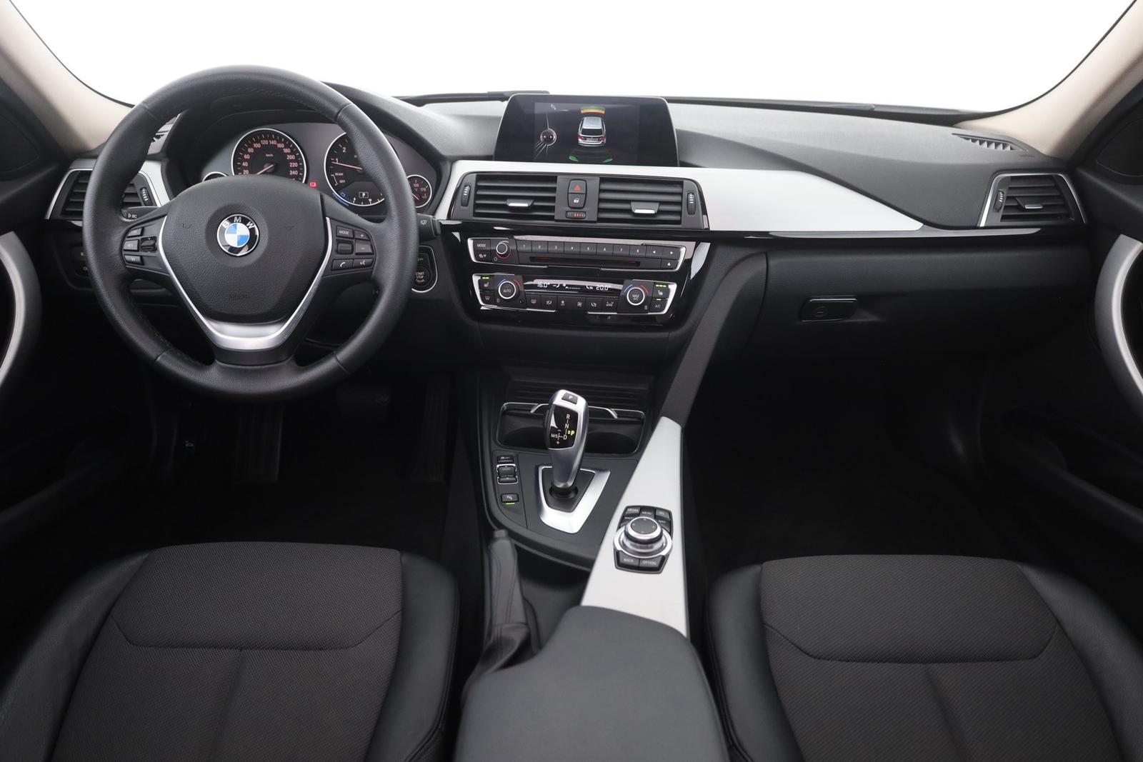 BMW 320i Touring Advantage LED Navi Schiebedach AHK