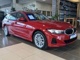 BMW 318 Sport*Shadow*Widescreen*R.Cam*AHK*SHZ*LED* - BMW 318: Rot