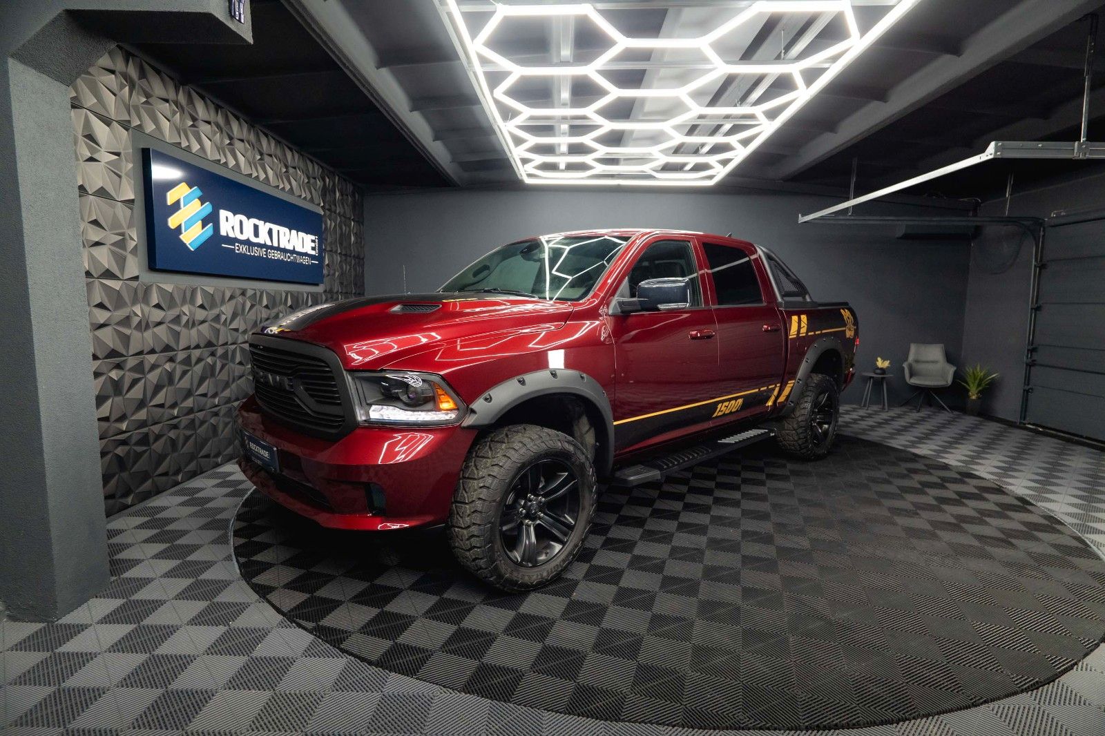 Fahrzeugabbildung Dodge RAM 5.7 V8 HEMI 4x4 OFFROAD Night-Paket *LED*AHK