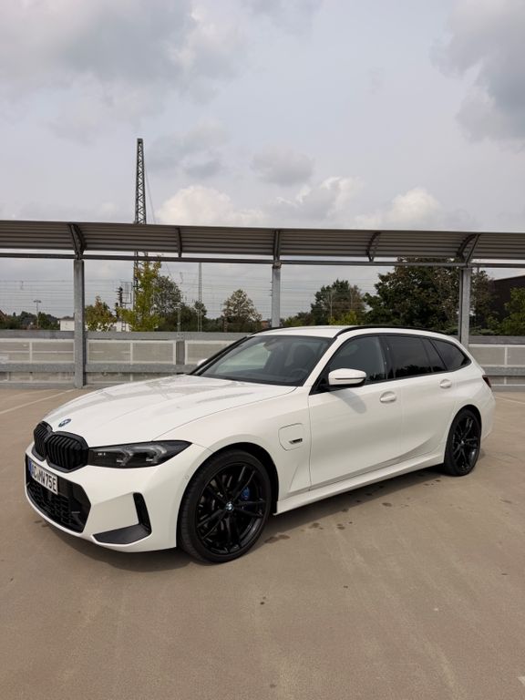 Image of BMW 320
