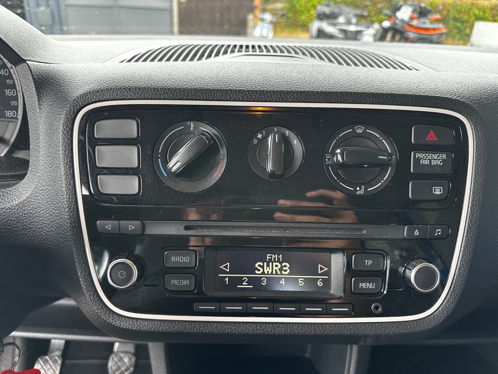 Volkswagen up! 1.0 take up! — Bild 16
