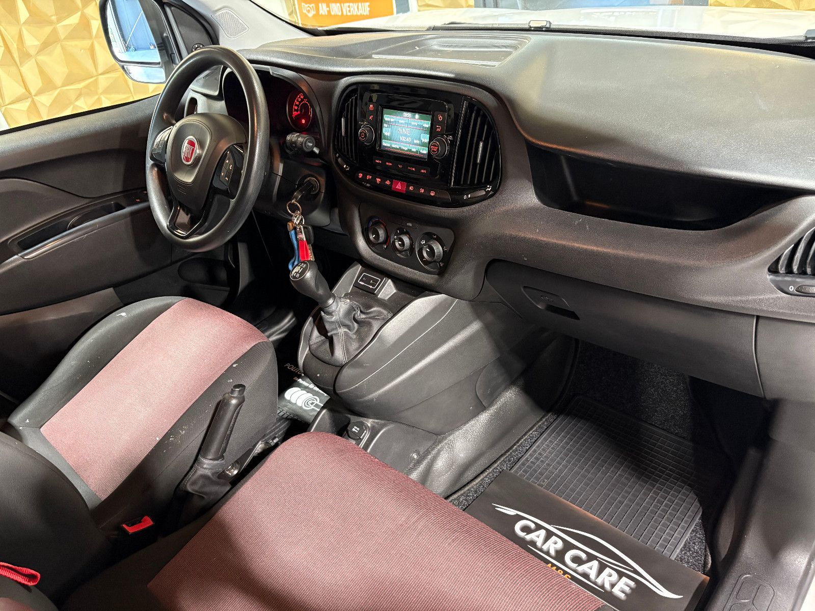 Fahrzeugabbildung Fiat Doblo Doblò SX Maxi Kasten/3-SITZ/PDC/BLUETOOTH/