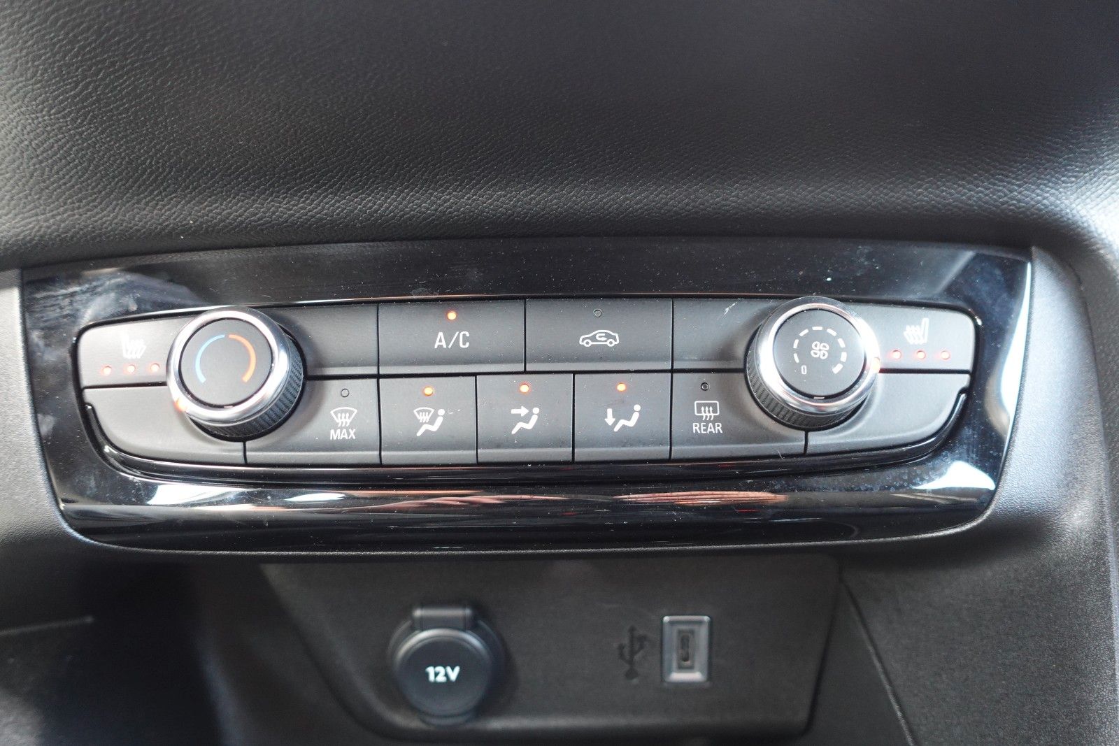 Fahrzeugabbildung Opel Corsa GS 1.2T,Sitzhz,Kamera,Allwetter,LED,DAB+