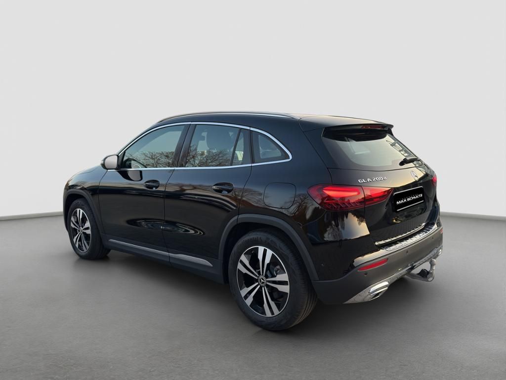 Fahrzeugabbildung Mercedes-Benz GLA 200 d LED*DISTRONIC*SpurH*elHeck*AHK*RFK*PDC