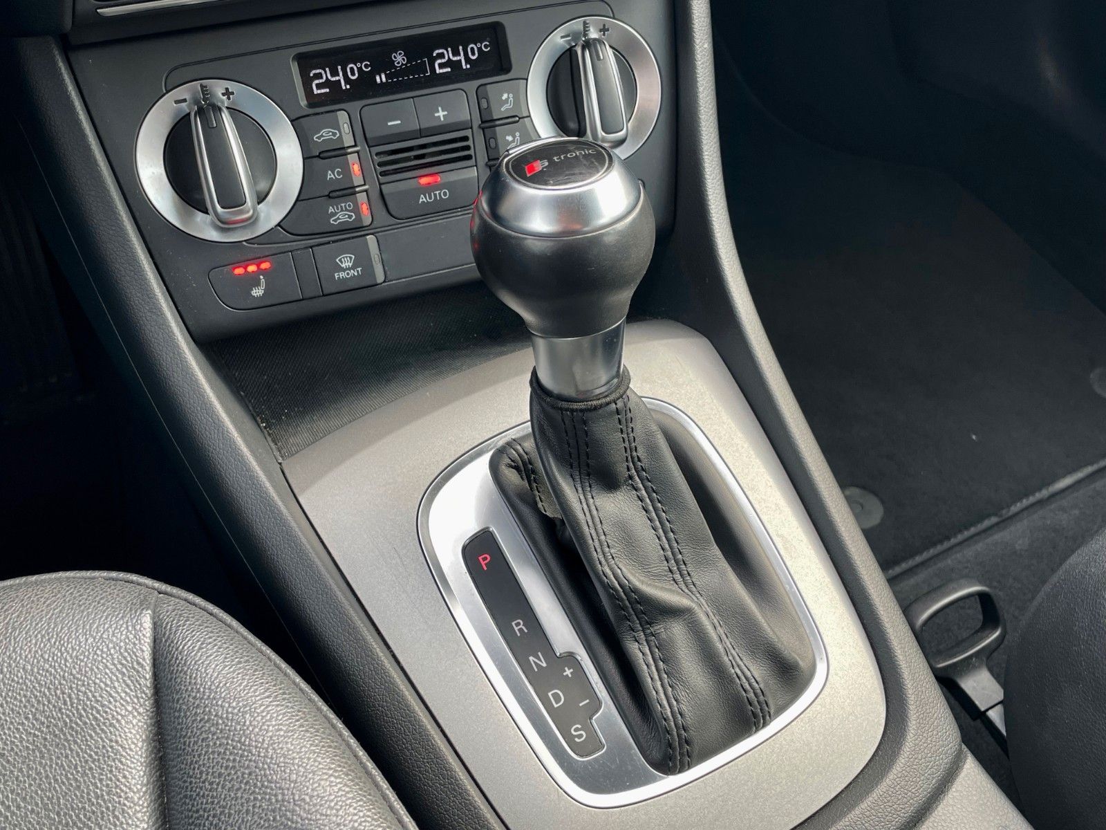 Fahrzeugabbildung Audi Q3 2.0 TFSI quattro Aut. Navi Xenon Leder PDC