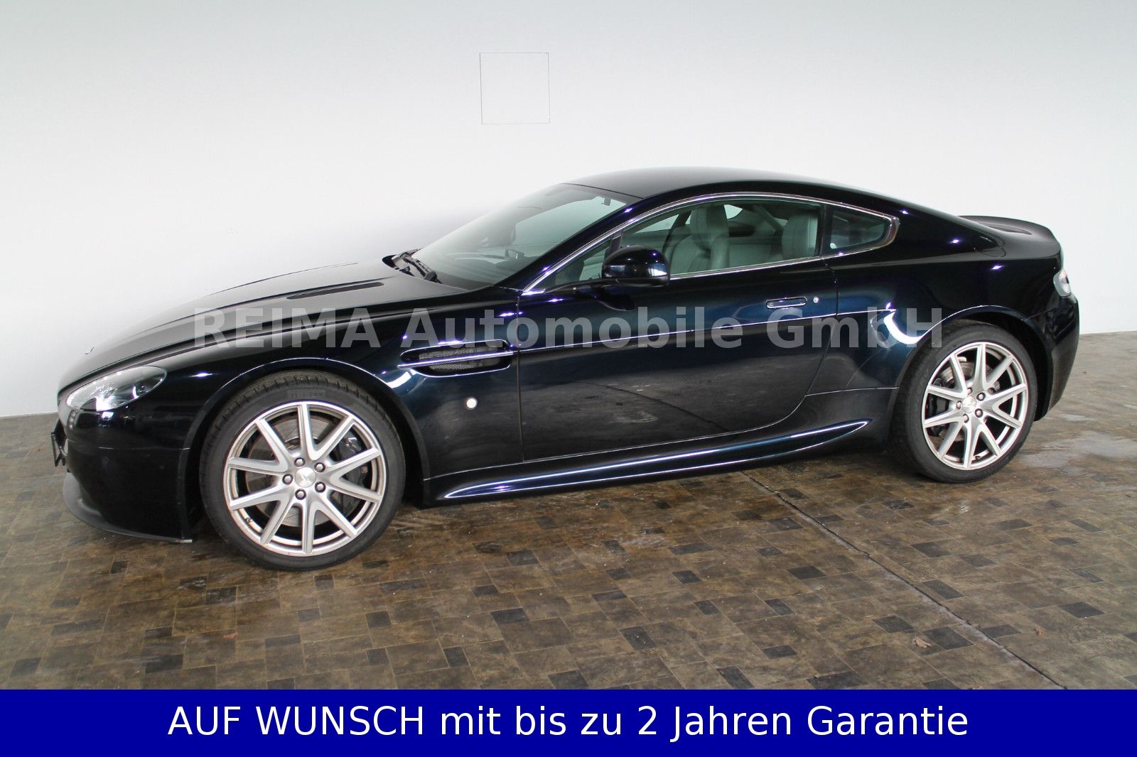 Fahrzeugabbildung Aston Martin V8 Vantage 4,7i, voll Scheckheft gepflegt,