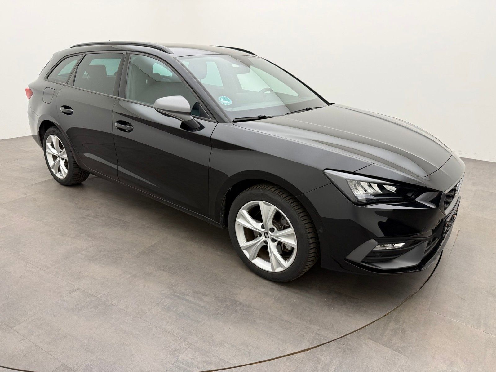 Seat Leon Sportstourer 1.5 eHybrid DSG FR VisionKessy imagem 2
