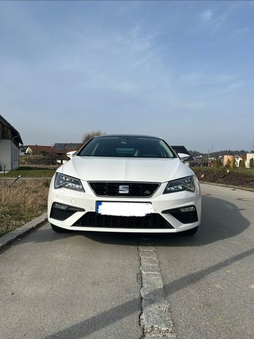 SEAT Leon 1.5 TSI 96kW FR + Neue Bremsen
