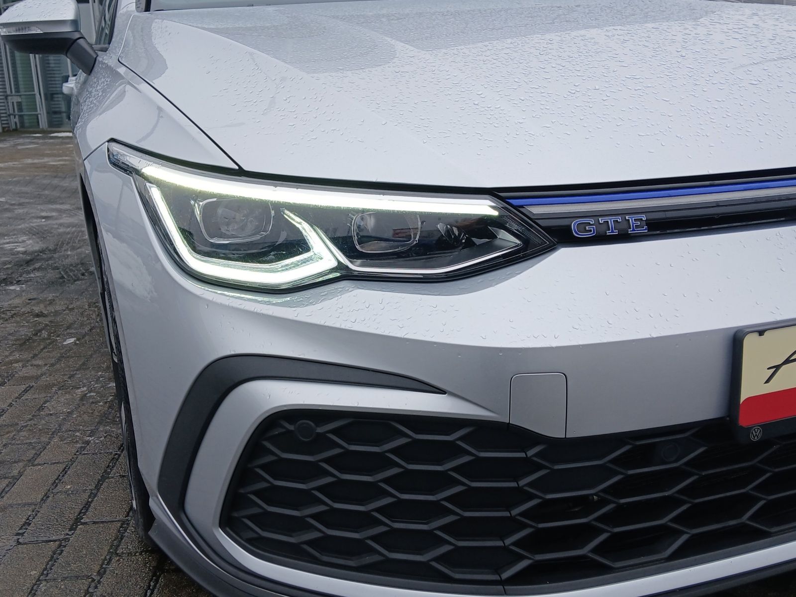 Fahrzeugabbildung Volkswagen Golf VIII GTE LEDplus Navi Leder AID ACC PDC SH