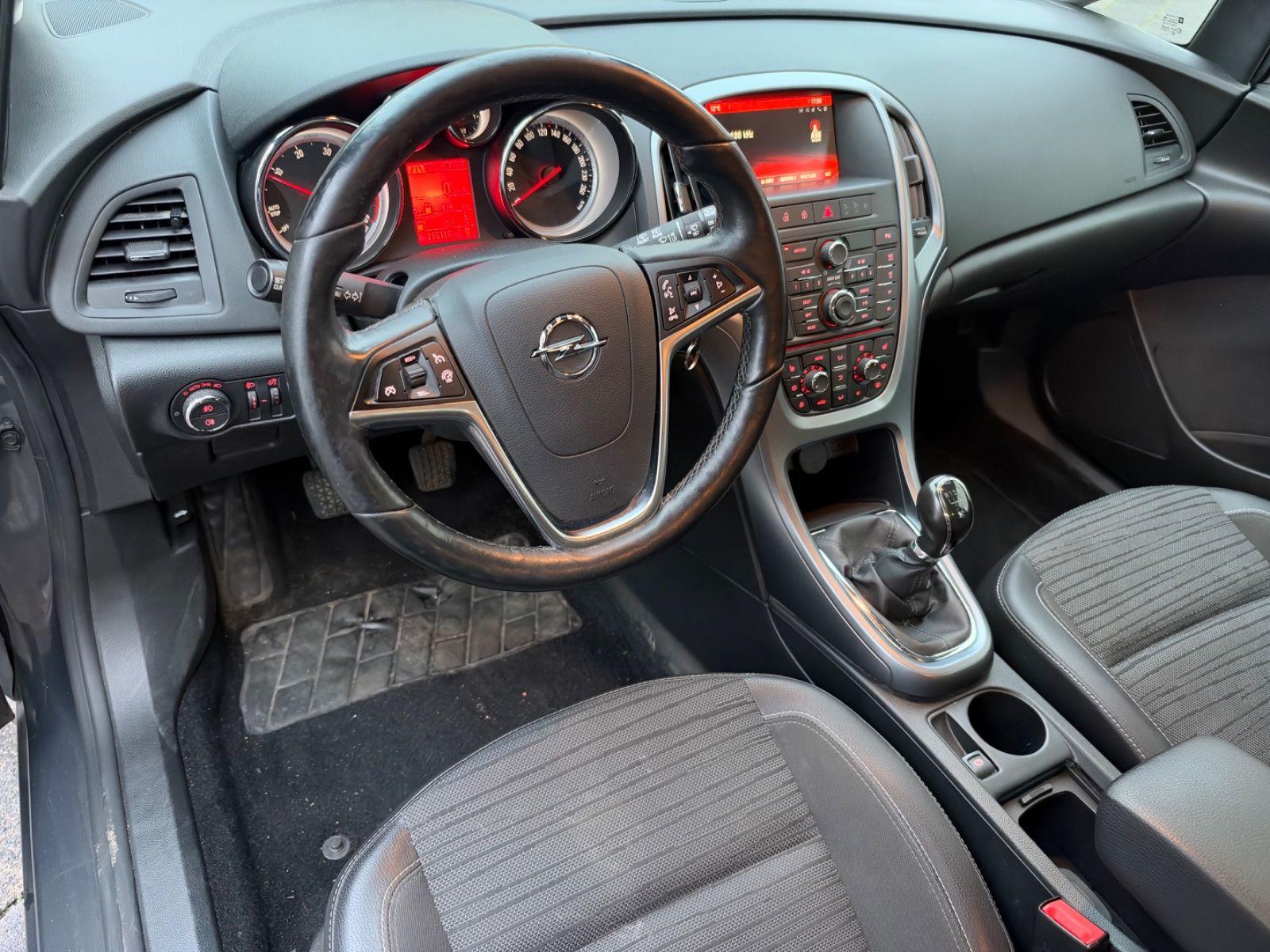 Opel Astra 2015 — фото 7