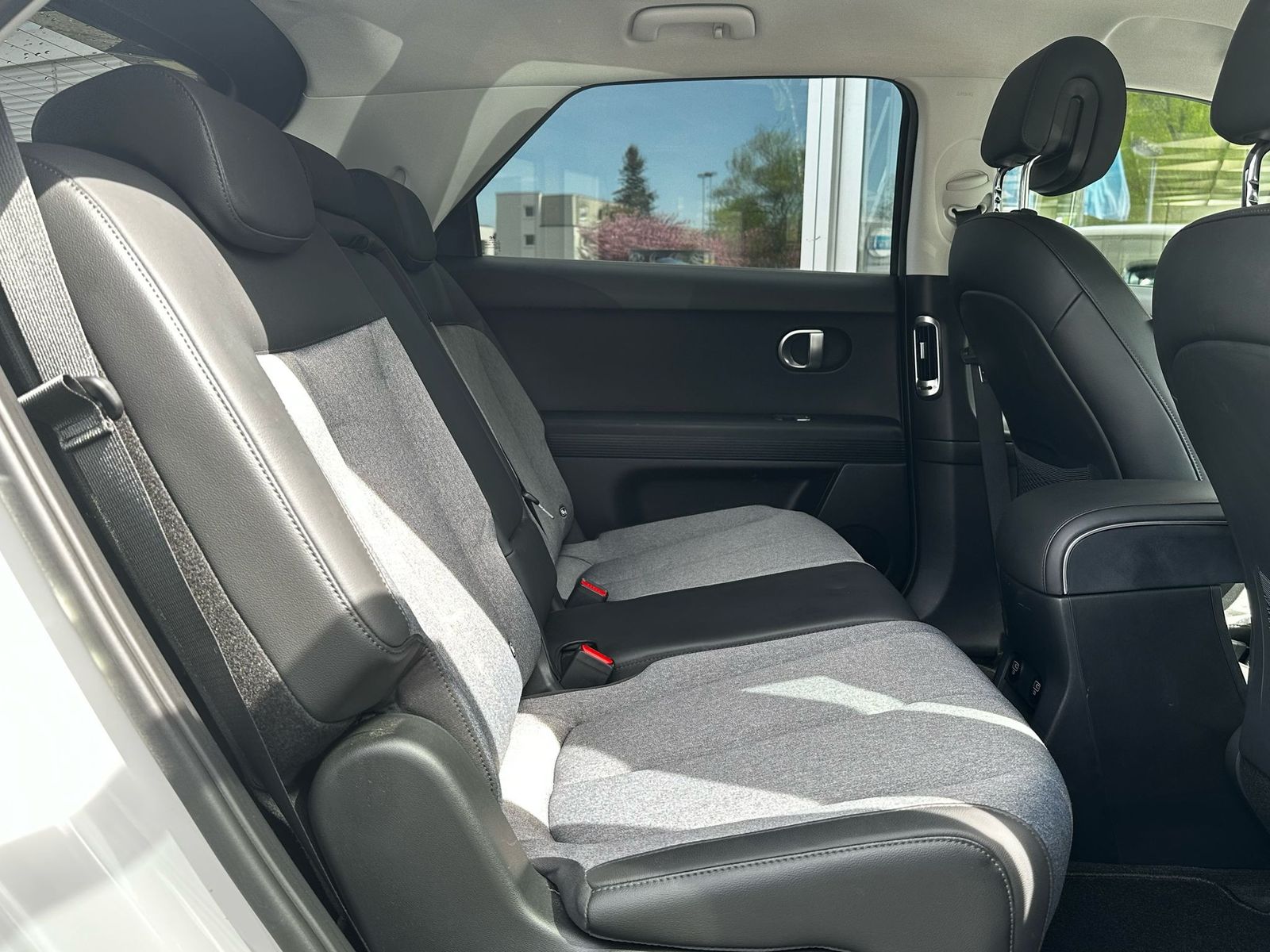 Fahrzeugabbildung Hyundai Ioniq 5 Techniq NAVI+LED+SHZ+KAMER+WP+ACC+AHK+19