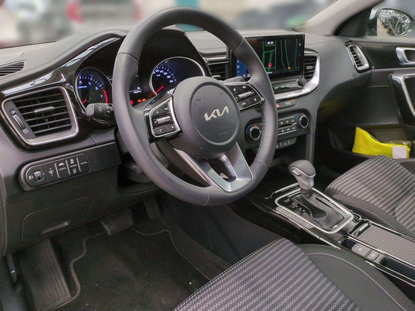 Fahrzeugabbildung Kia CEED_SW 1.5T 140 DCT7 VIS KOMF+ (NAV)