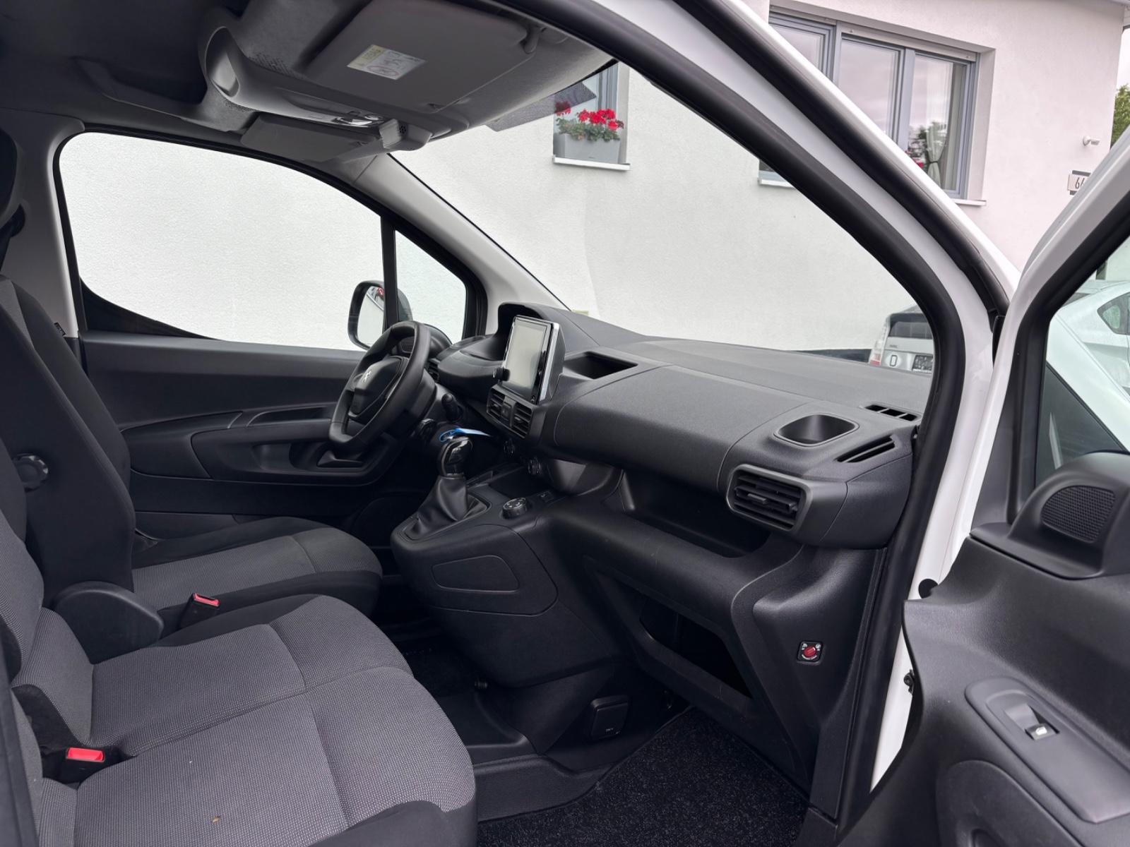 Peugeot Partner Grip L2 / 3 Sitzplätze