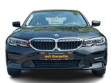 BMW 320i Sport Line SHZ*PDC*Lenkradheiz.*SpurhalteAs - BMW 3er Reihe in Essen