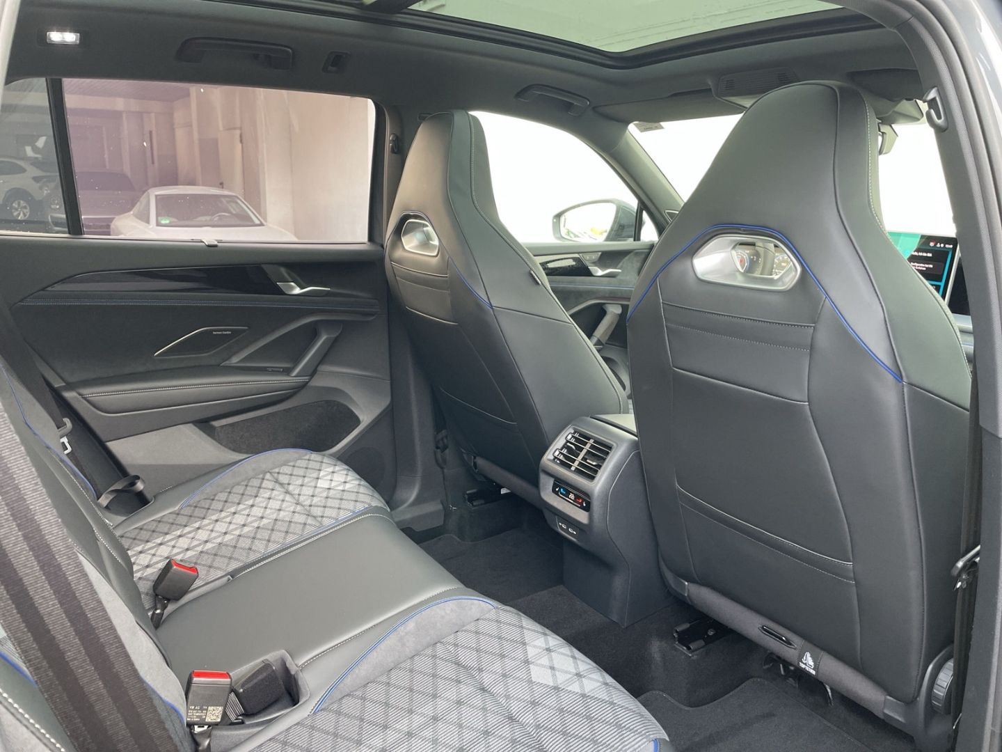 Tayron R-Line 2.0 TDI DSG 4MOTION Standhzg/Pano