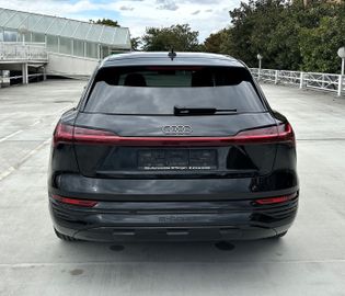 Audi Q8 e-tron - 8