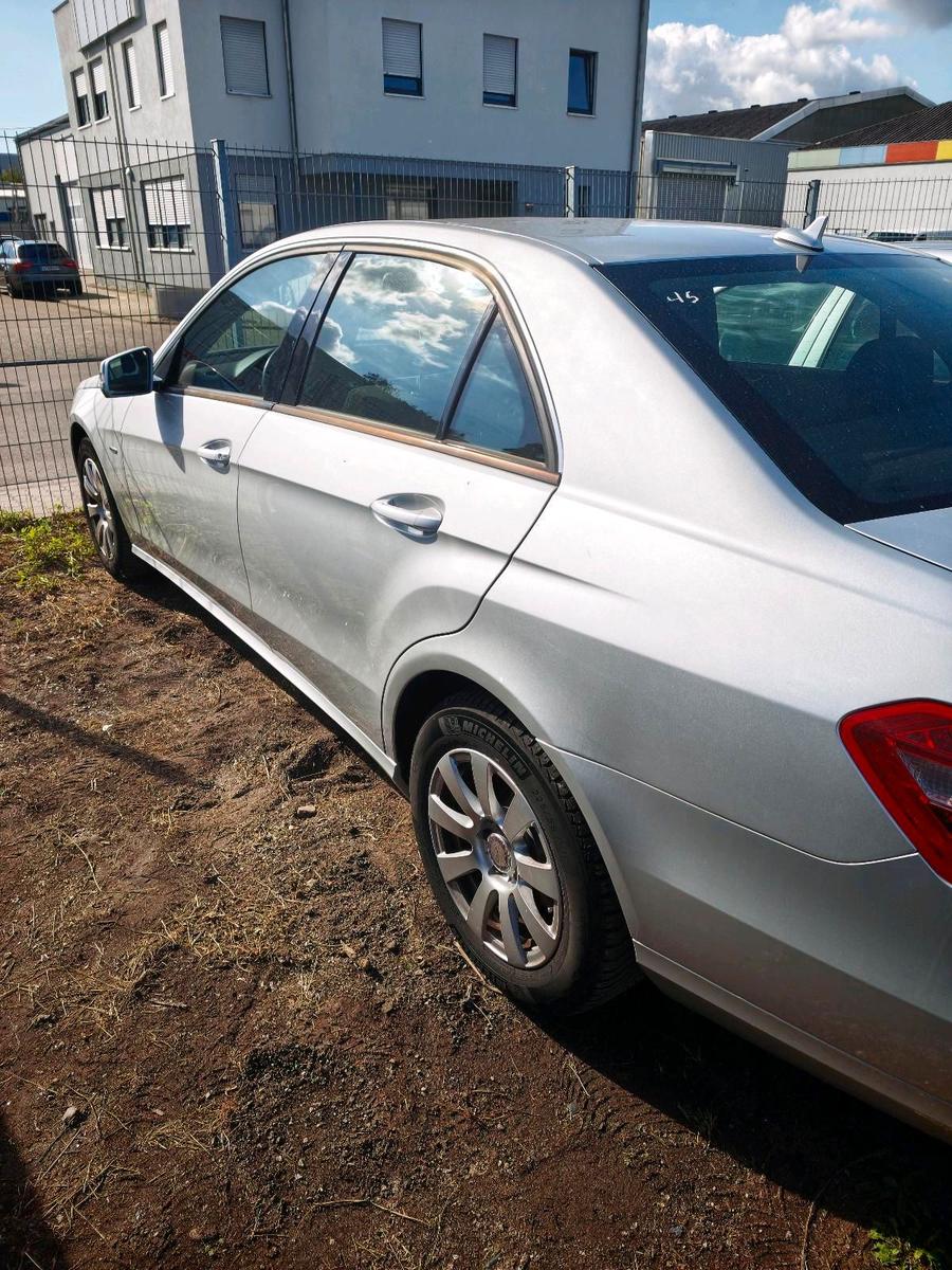 Mercedes-Benz E 200