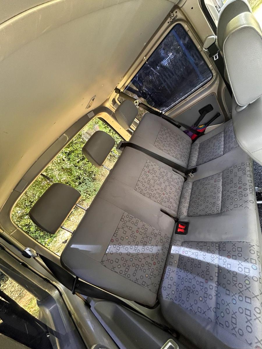 Volkswagen Transporter 2006 — photo 11