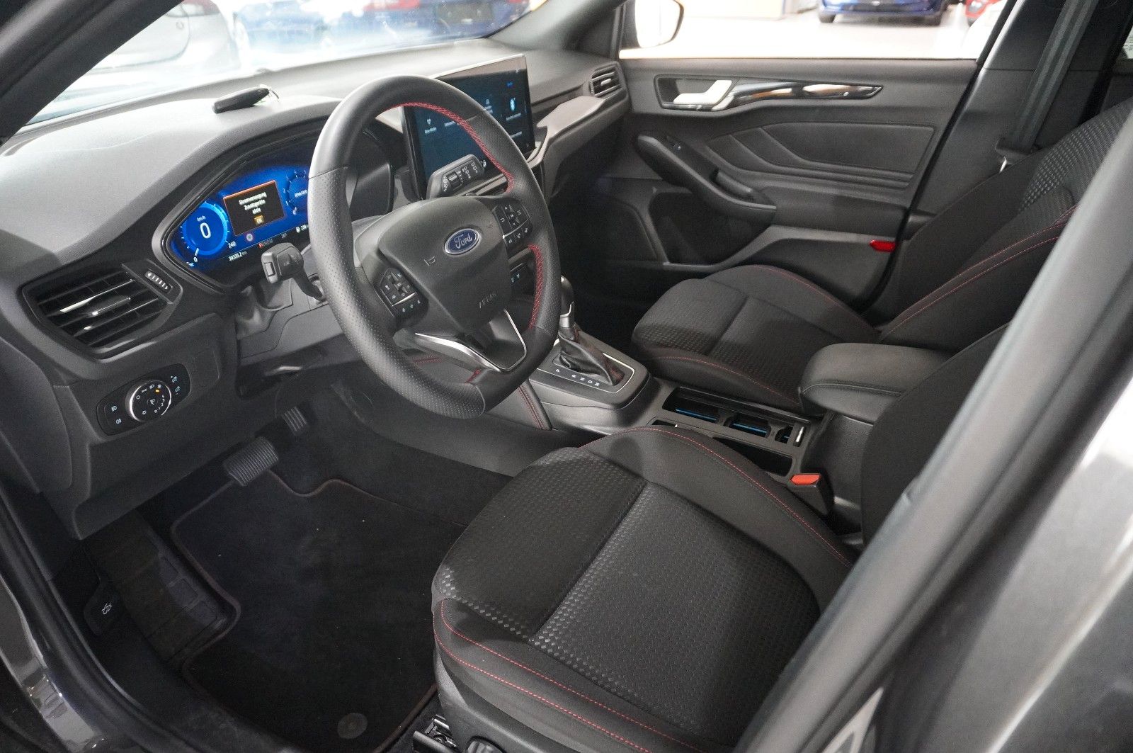 Fahrzeugabbildung Ford Focus Turnier 1.0 ST-LINE X NAVI/LED/KAMERA/DAB+