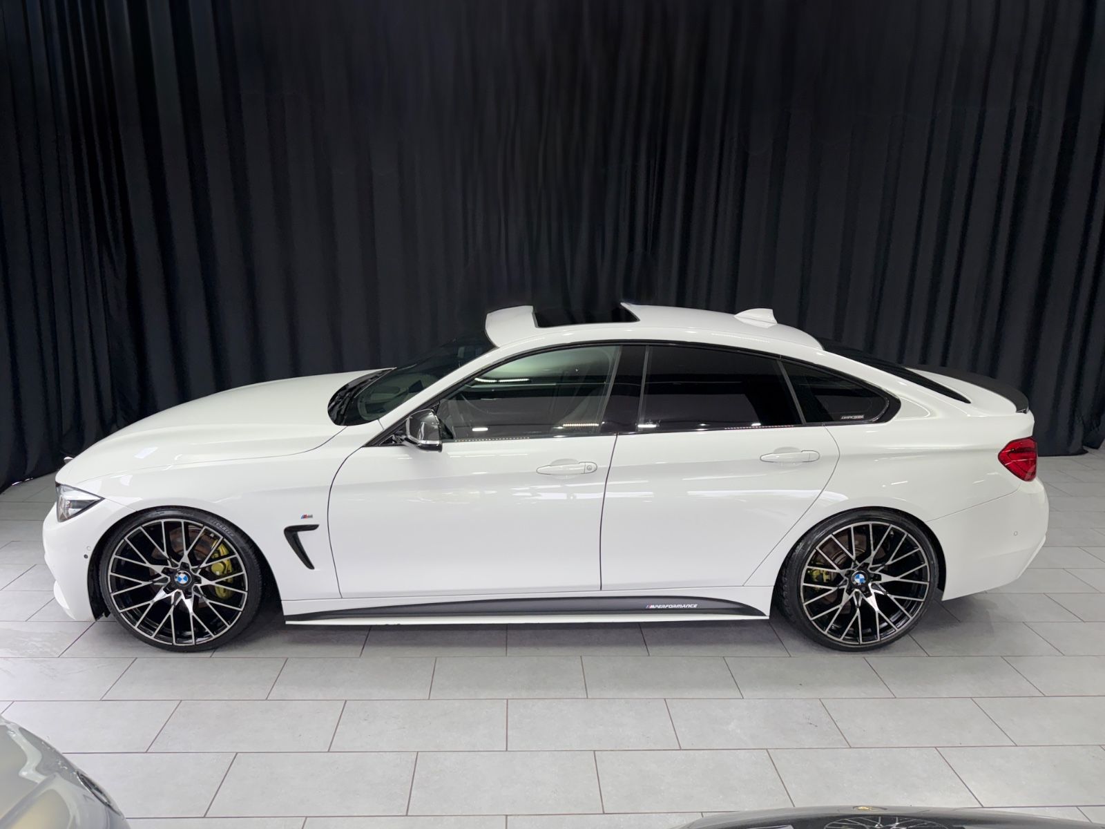 Fahrzeugabbildung BMW 440 Gran Coupé M-PAKET|MPPSK|H&K|HuD|LEDER|PANO