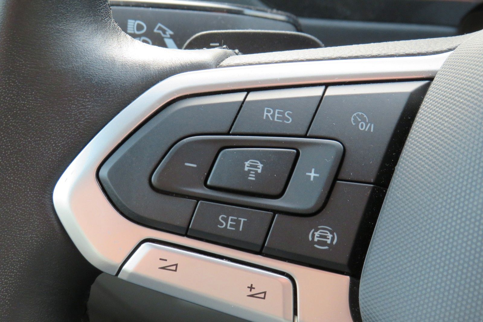 Fahrzeugabbildung Volkswagen Tiguan TSI DSG ELEGANCE 19-ZOLL MATRIX 360` 1.HD