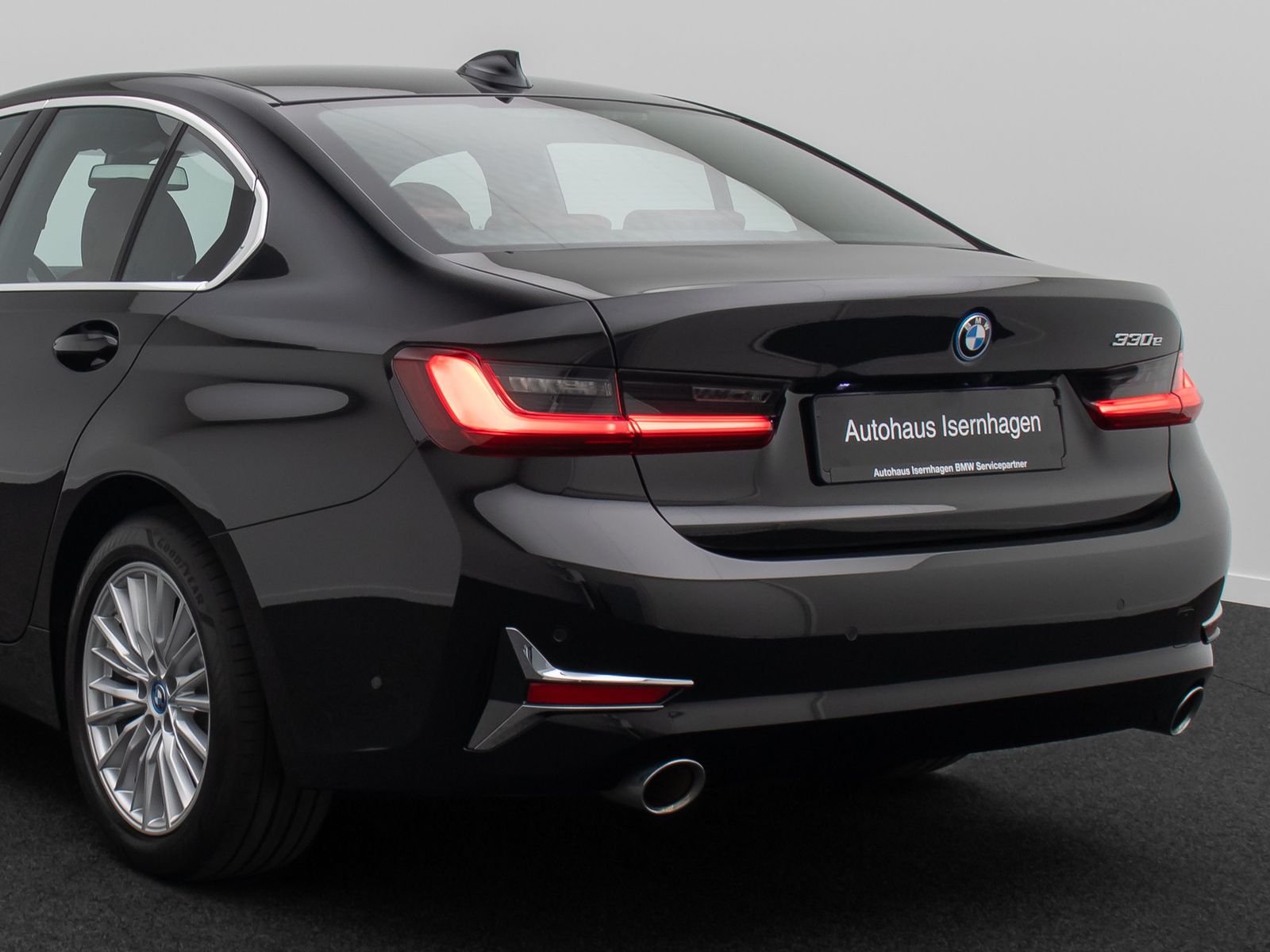 Fahrzeugabbildung BMW 330e LuxuryLine Kamera Laser HUD DAB HiFi Komfor