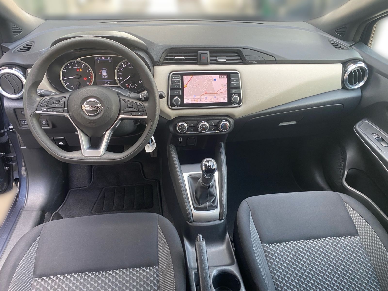 Fahrzeugabbildung Nissan Micra 1.0 IG-T Kiiro*Navi*DAB*Alu*Sitzhg*PDC*+WR