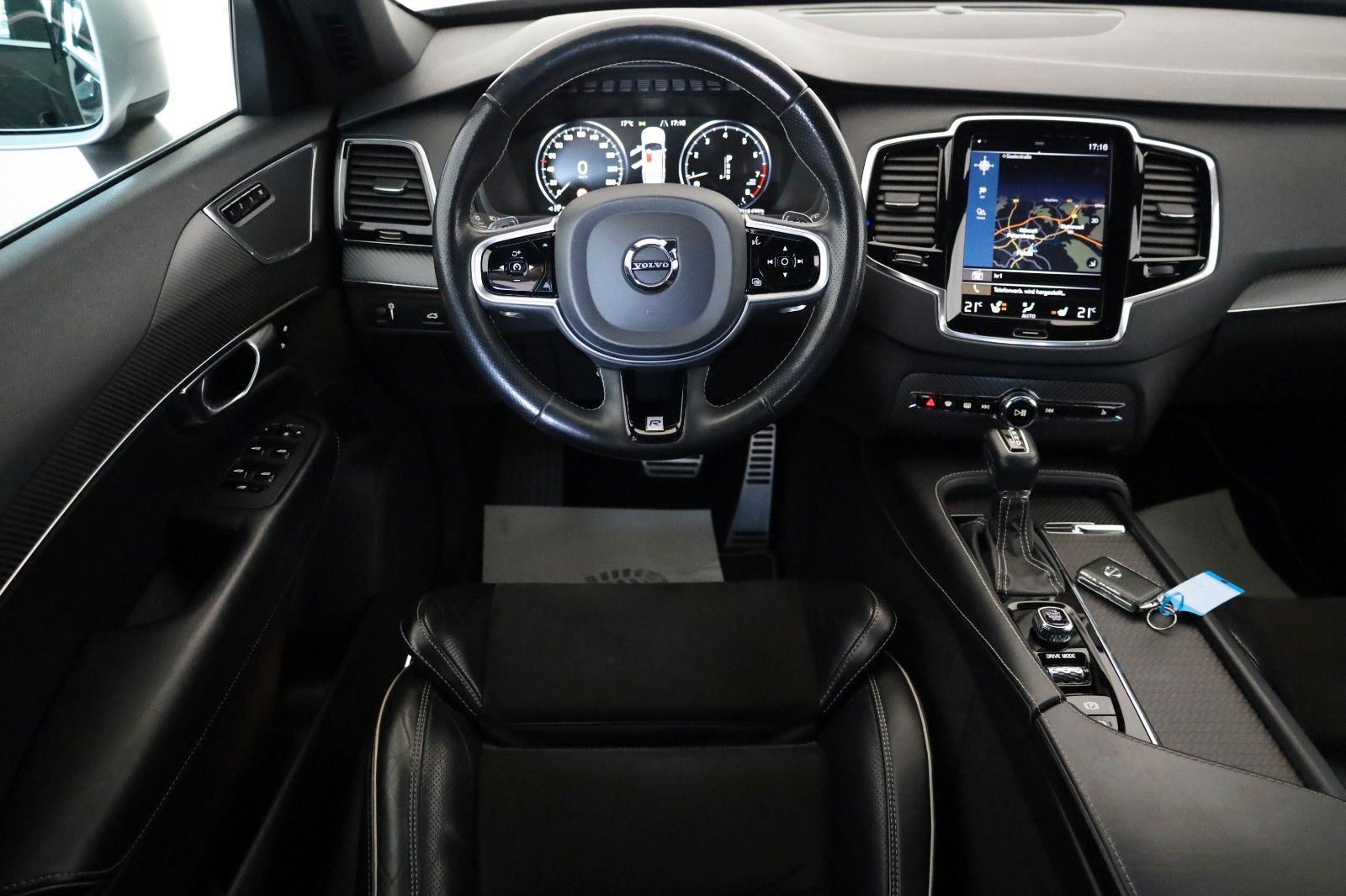 Fahrzeugabbildung Volvo XC90 R Design AWD 7 Sitzer,Leder,Navi,360°,AHK