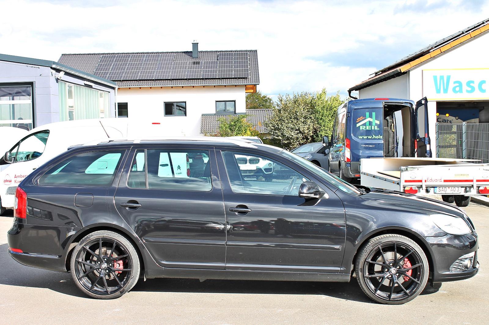 Skoda Octavia Combi RS 2.0 TSI 200 ch BVM / 165 000 km / Alcantara / Bi-Xénon / Sièges chauffants