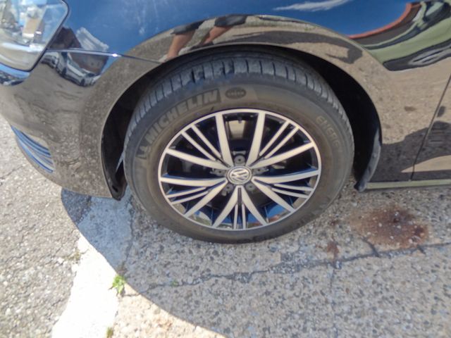 Fahrzeugabbildung Volkswagen Golf VII Lim. Allstar/DSG/Xenon/Navi/2.Hd/150PS/