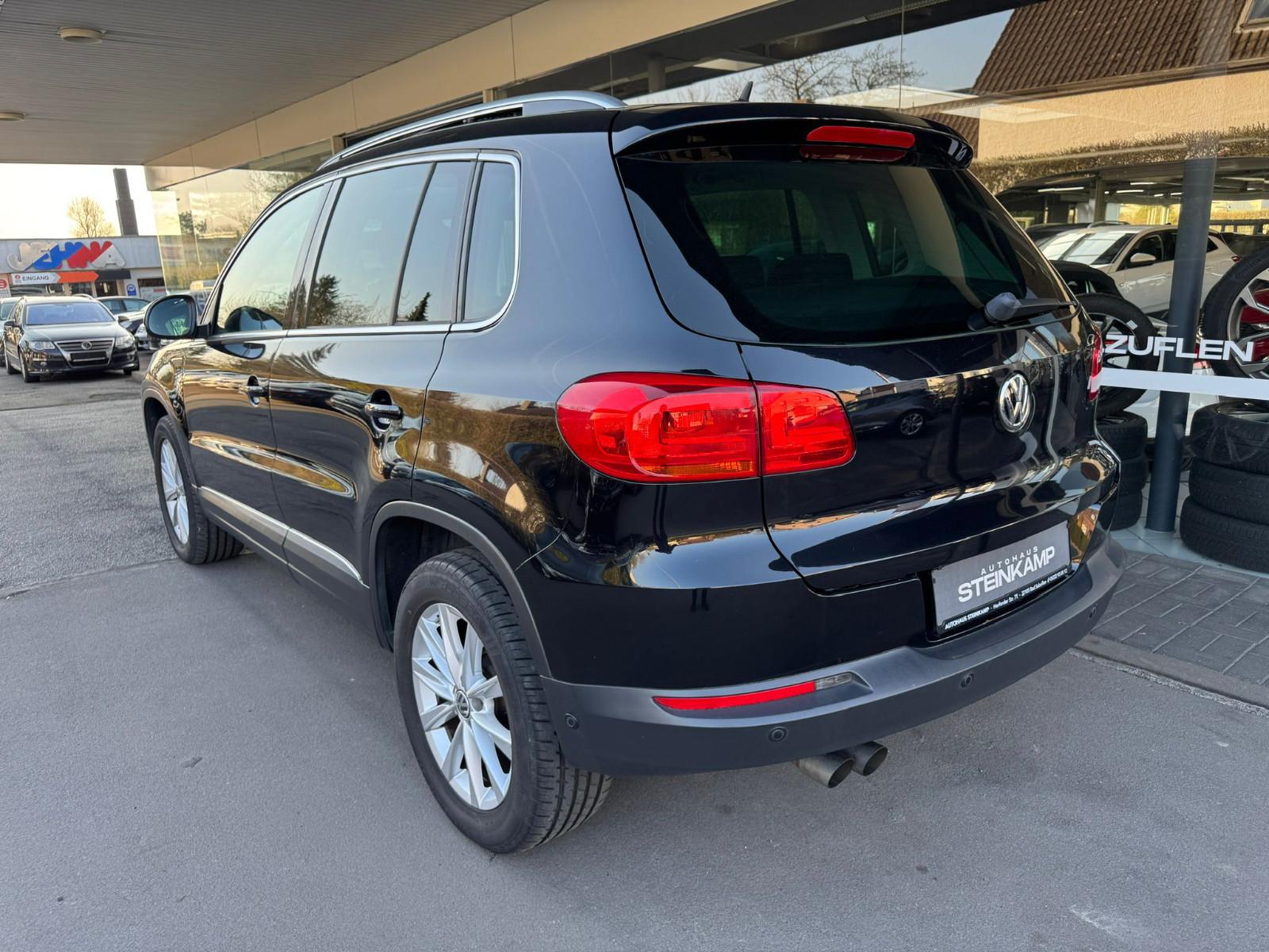 Volkswagen Tiguan Sport & Style BMT * PANORAMA * PDC * AHK