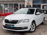Skoda Octavia Combi Style DSG/LED/AHK/Navi/SHZ/Pano - Skoda Octavia Gebrauchtwagen in München